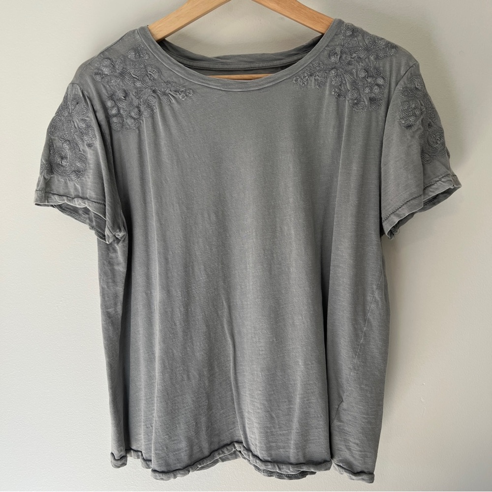 Lucky Brand Gray Floral Short Sleeve Tee